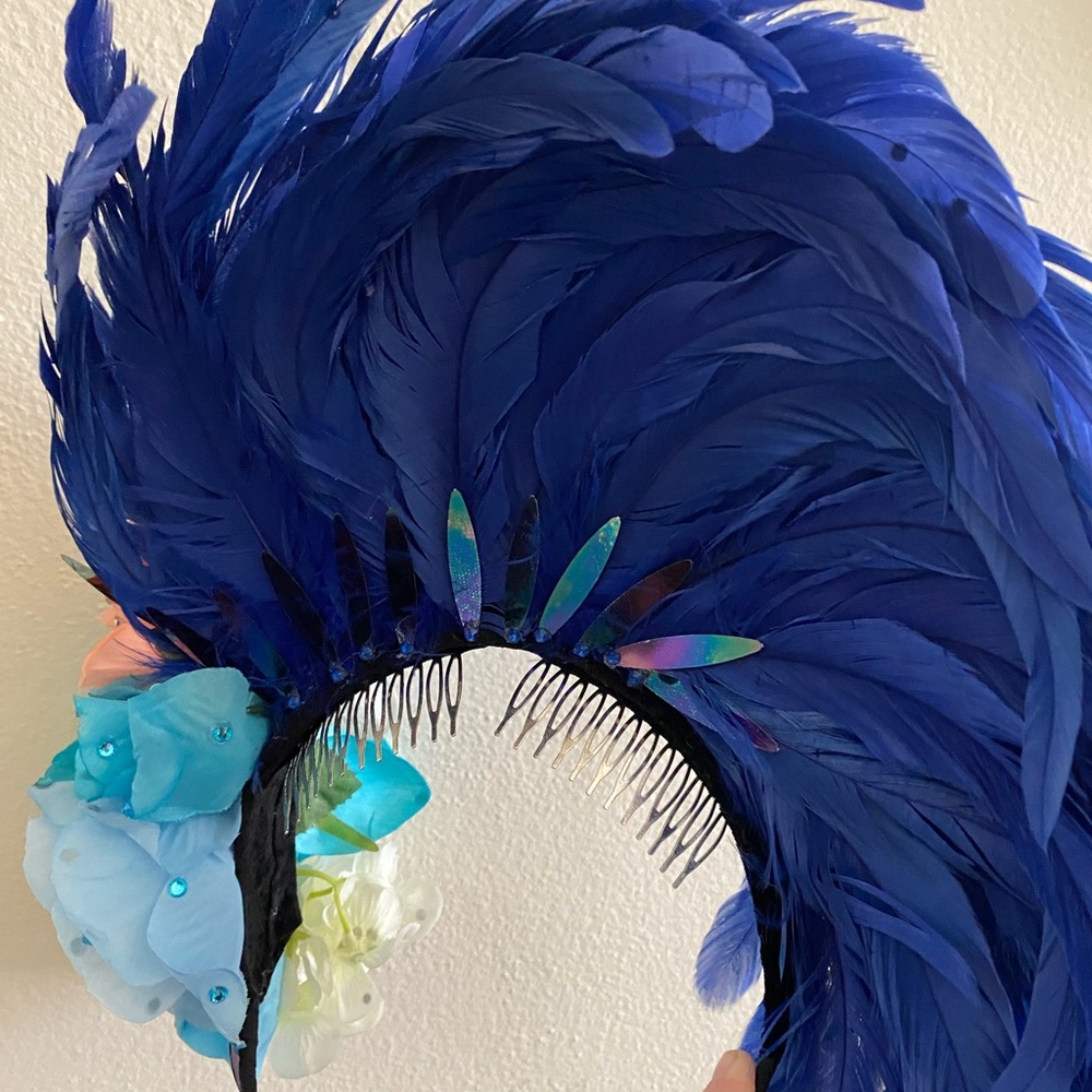 Blue Feather and Floral Headpiece Fascinator - Picture 5 of 9